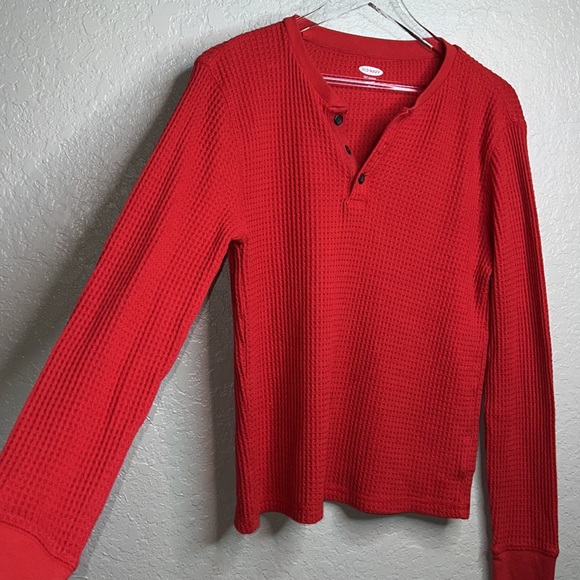 Old Navy Red Long Sleeve Waffle Knit Soft Washed Top - Picture 3 of 5
